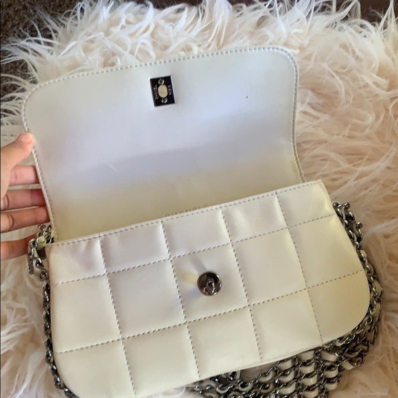CHANEL ROCK AND CHAIN FLAP BAG. Firm price ! - Picture 9 of 10
